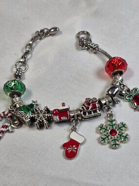 Christmas Charm Bracelet Silver Tone Red Green Santa Sleigh Tree Snowflake Ename